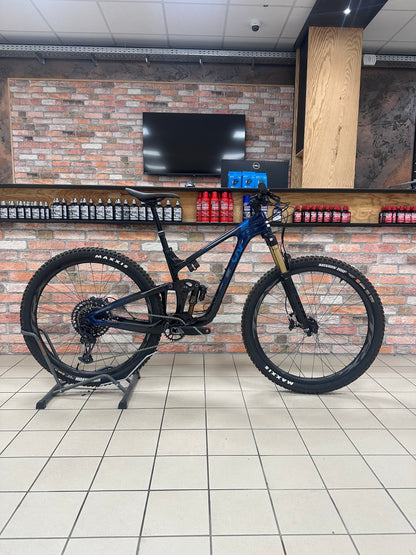 LIV Intrigue Advanced Pro 1
